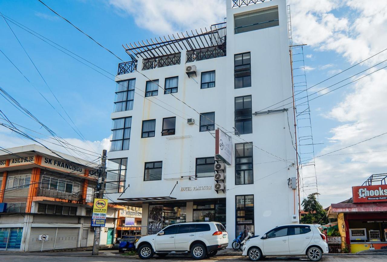 Reddoorz Plus @ Hotel Platinum Occidental Mindoro San Jose  Exterior foto