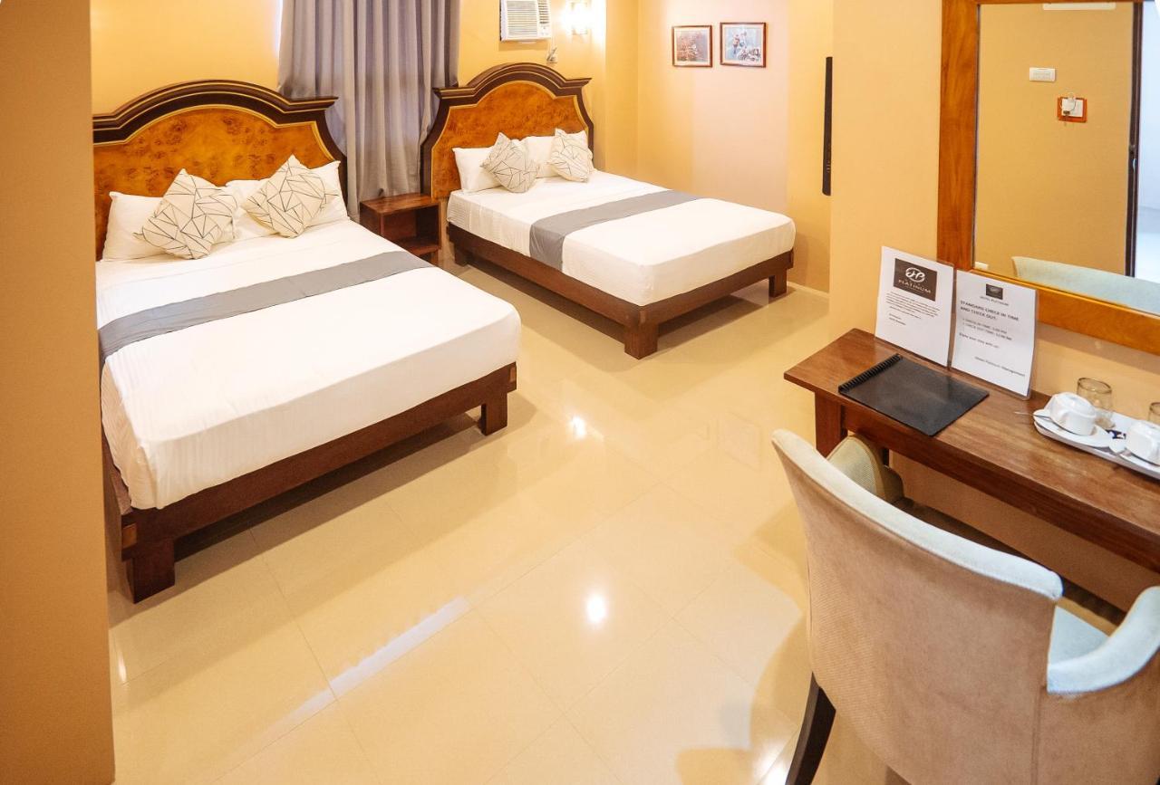 Reddoorz Plus @ Hotel Platinum Occidental Mindoro San Jose  Exterior foto