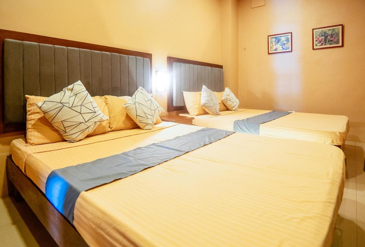 Reddoorz Plus @ Hotel Platinum Occidental Mindoro San Jose  Exterior foto
